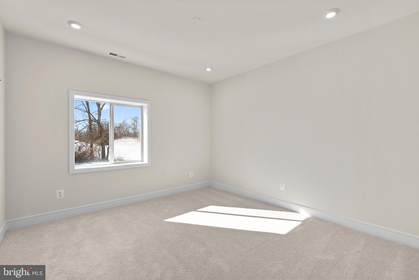 14733 Fordson Ct Property Photo 35