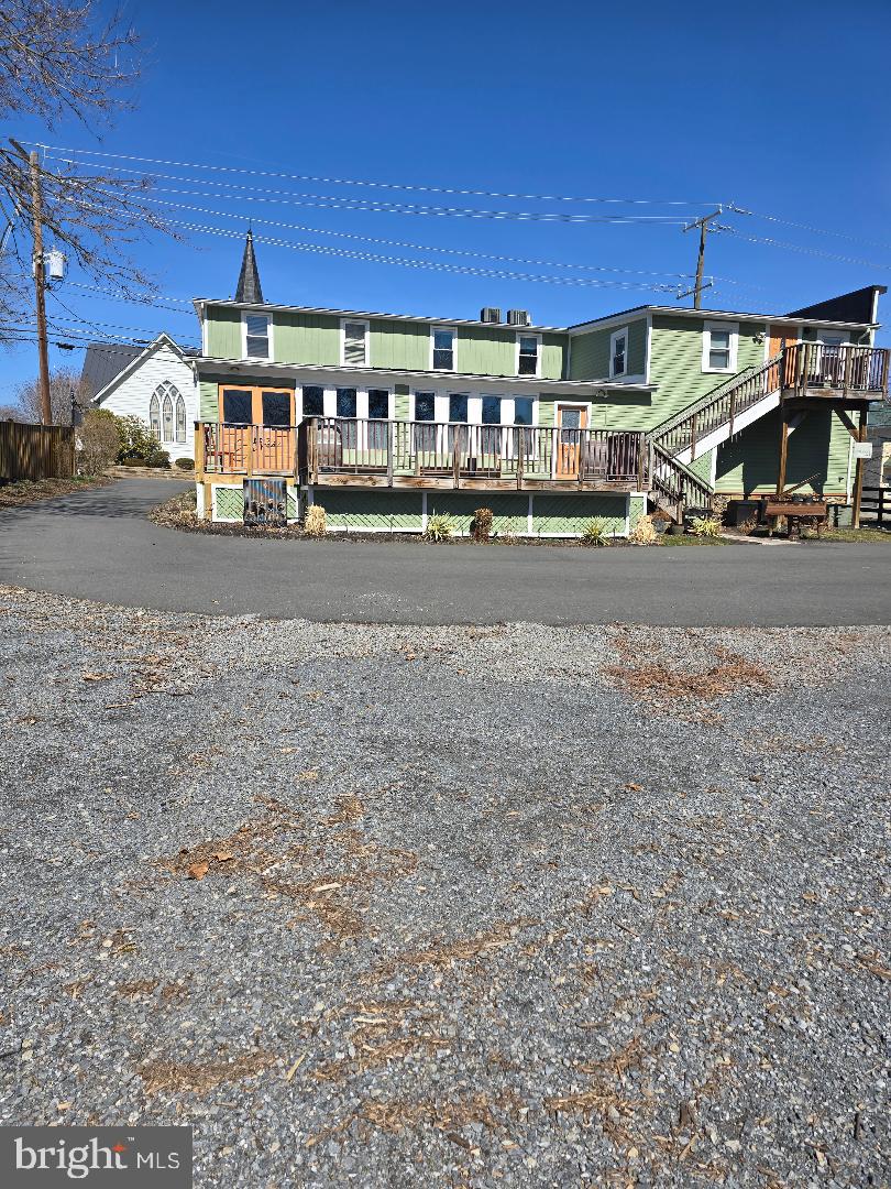 6 W Loudoun Property Photo 2