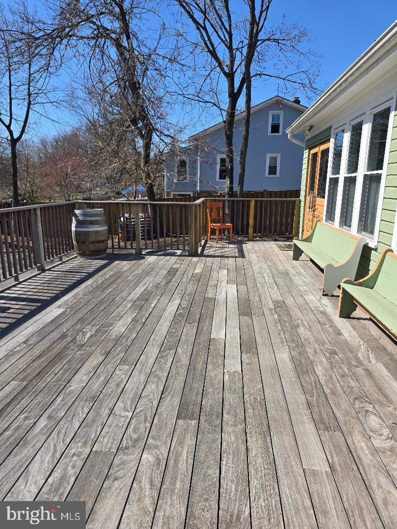 6 W Loudoun Property Photo 4