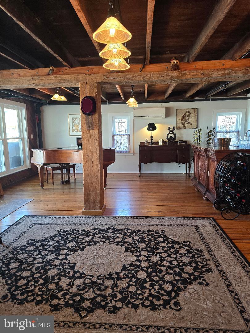 6 W Loudoun Property Photo 7