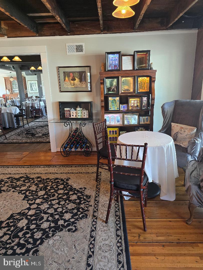 6 W Loudoun Property Photo 8