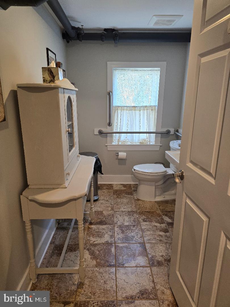 6 W Loudoun Property Photo 36