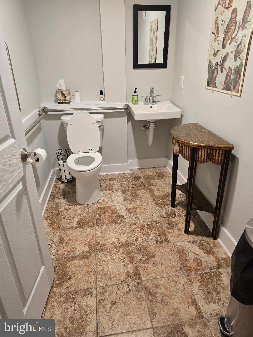 6 W Loudoun Property Photo 38