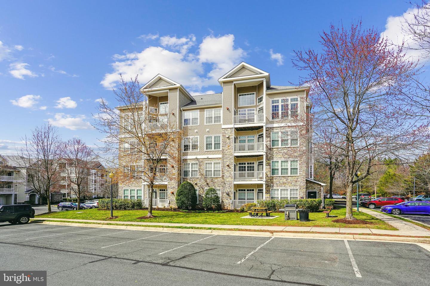 501 Sunset View Ter Se #401 Property Photo