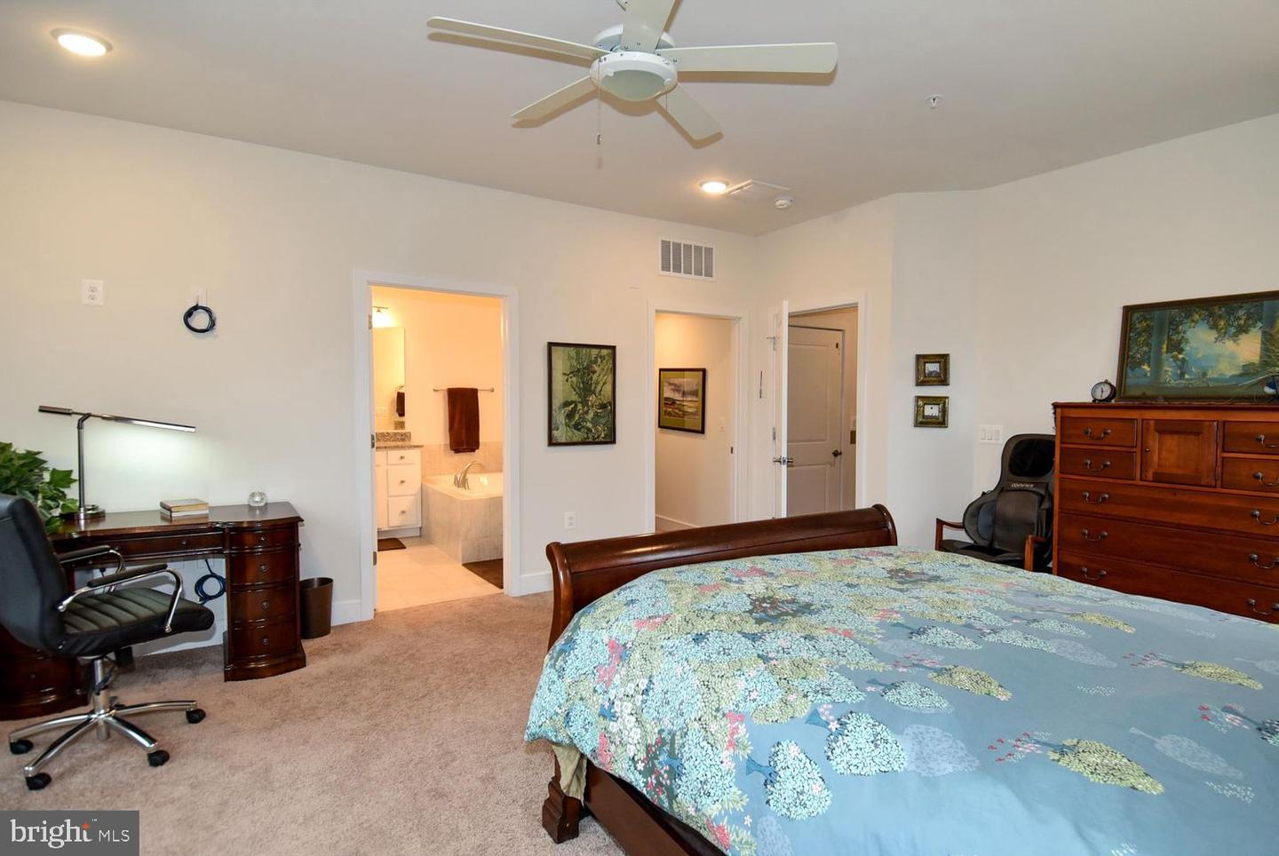 23610 Havelock Walk Ter Property Photo 19