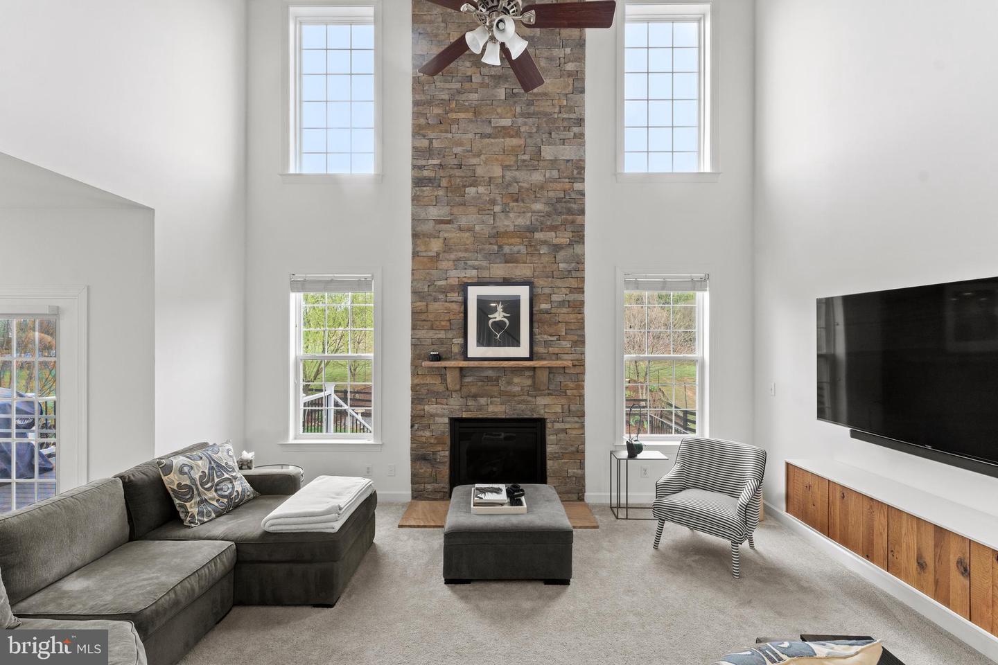 36494 Winding Oak Pl Property Photo 16