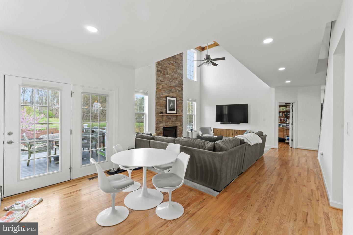 36494 Winding Oak Pl Property Photo 19