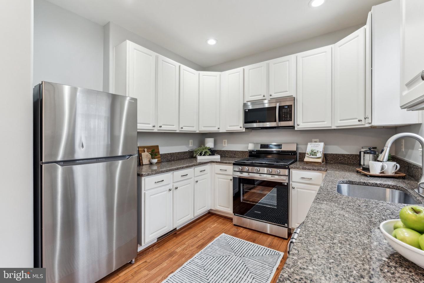 22376 Maison Carree Sq Property Photo 7