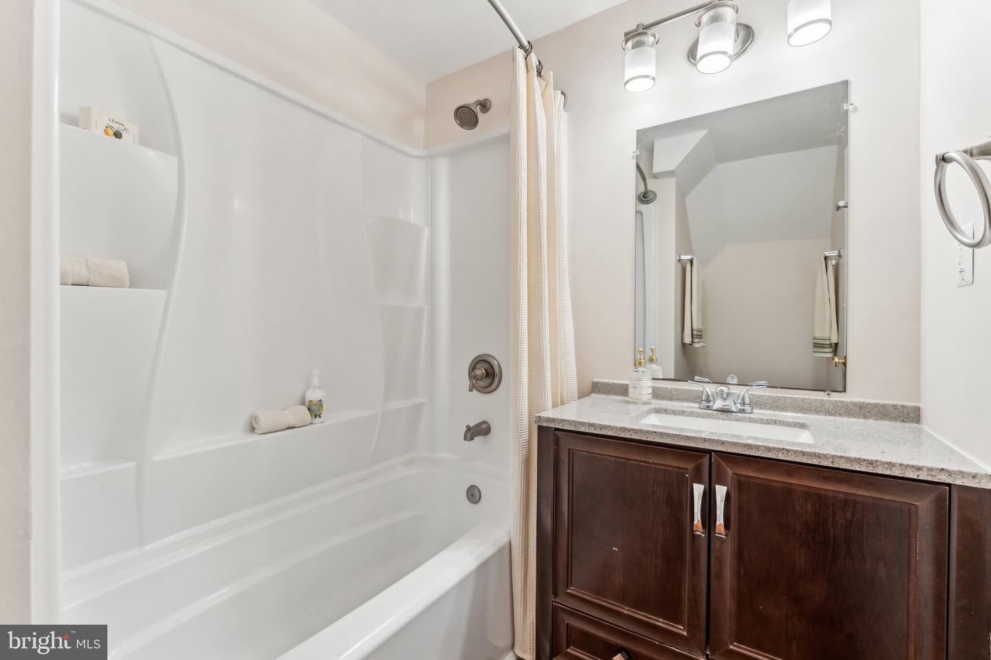 22376 Maison Carree Sq Property Photo 16
