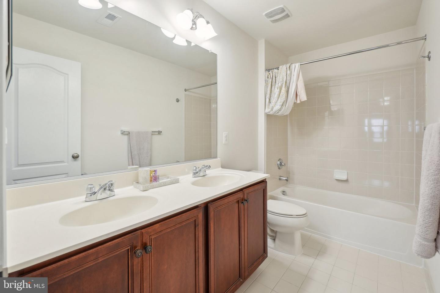 43211 Sharpie Sq Property Photo 19