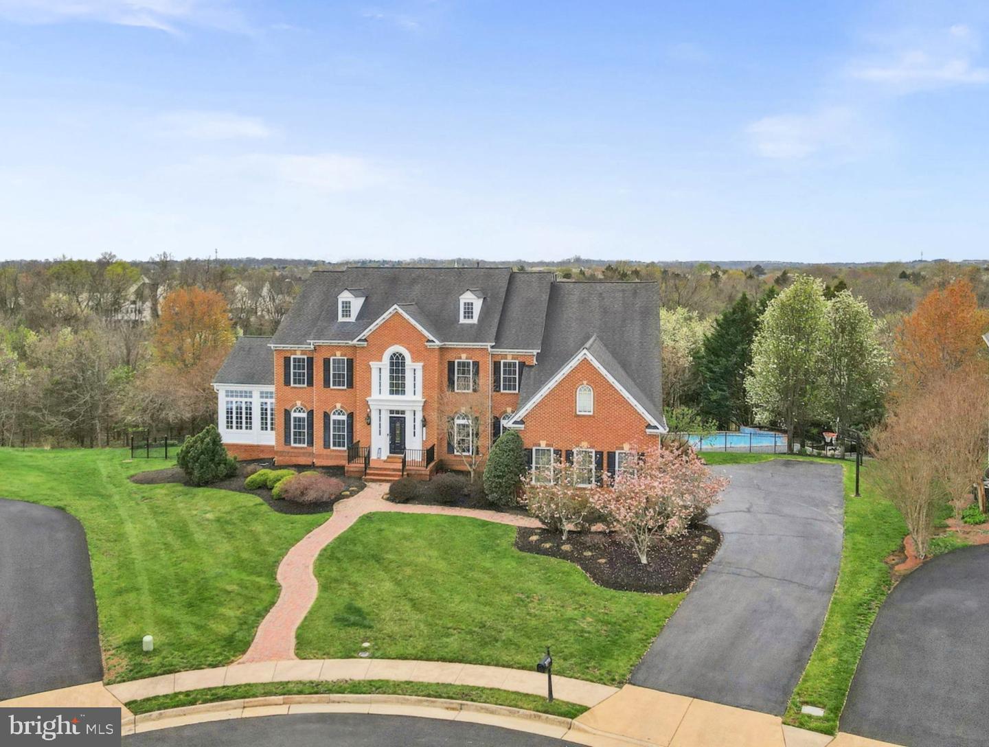 20713 Ashburn Valley Ct Property Photo 3