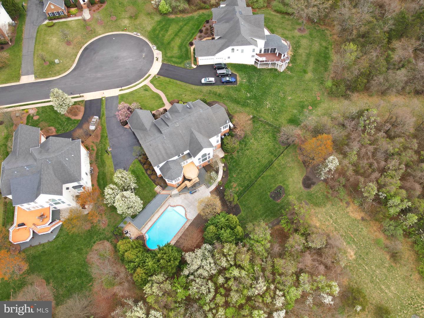 20713 Ashburn Valley Ct Property Photo 6