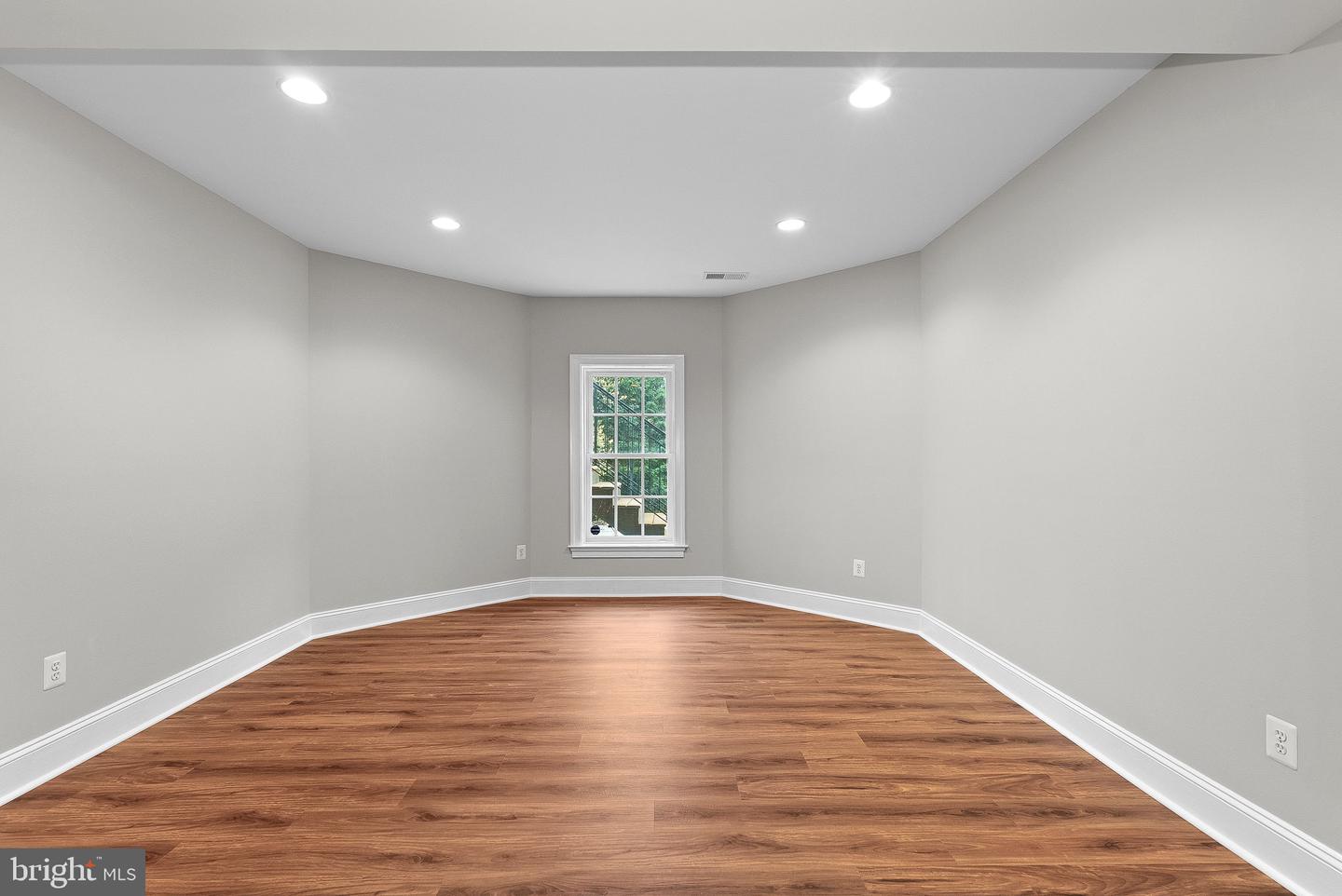20713 Ashburn Valley Ct Property Photo 89