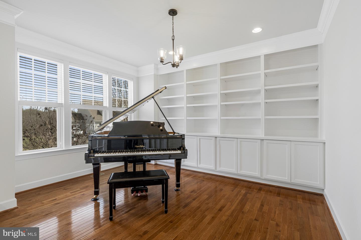 41729 Wakehurst Pl Property Photo 7