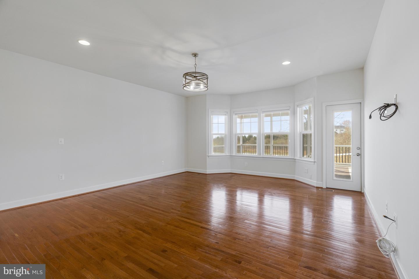 41729 Wakehurst Pl Property Photo 32