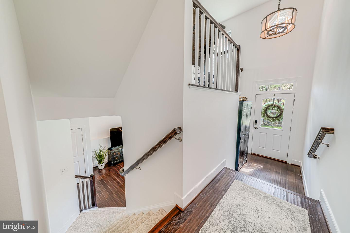 46653 Joubert Ter Property Photo 6