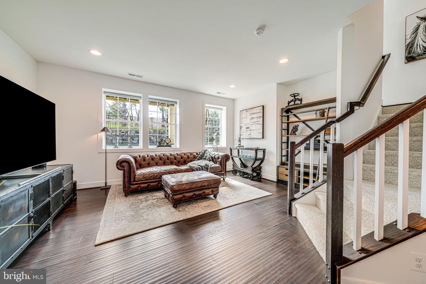 46653 Joubert Ter Property Photo 8