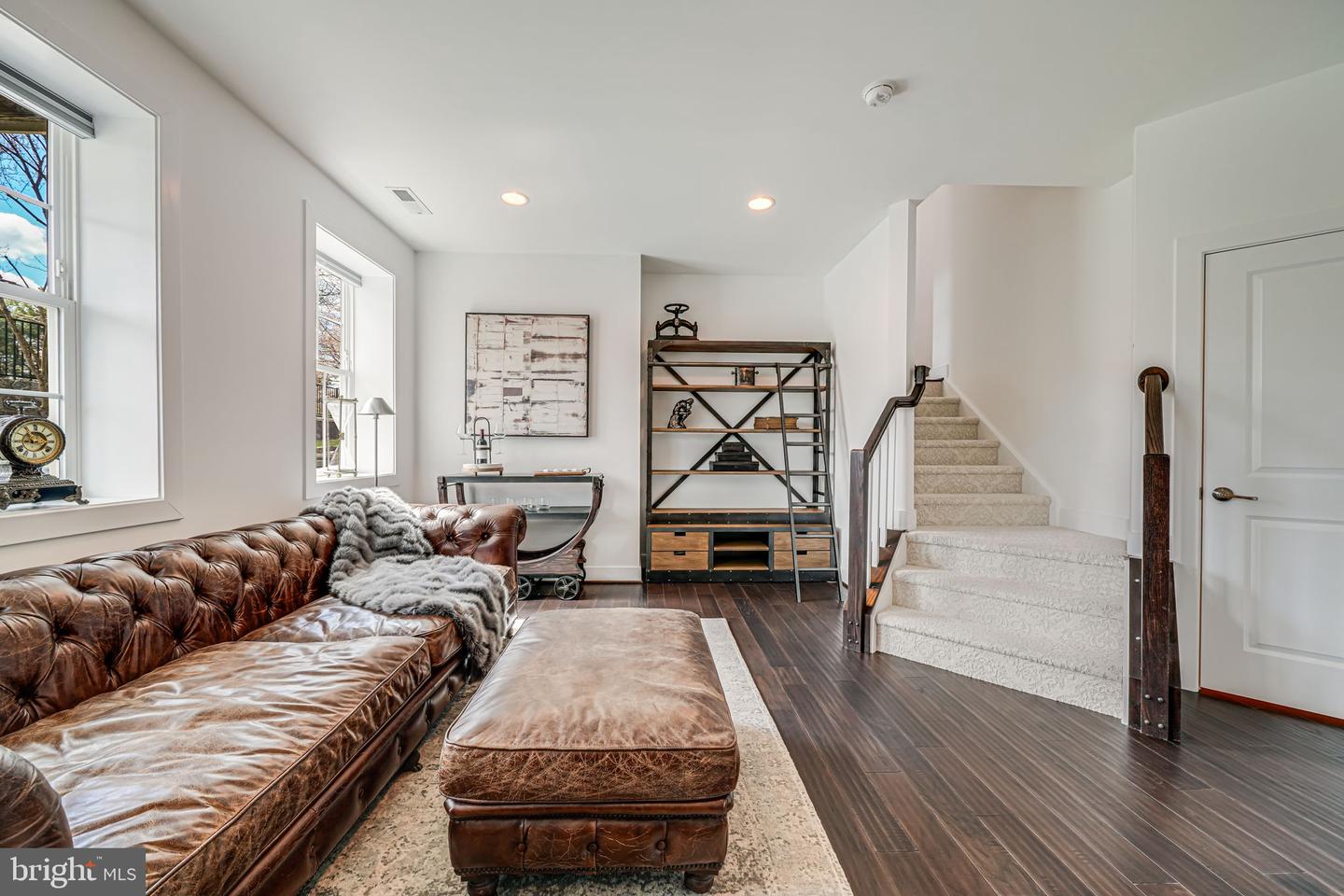 46653 Joubert Ter Property Photo 9