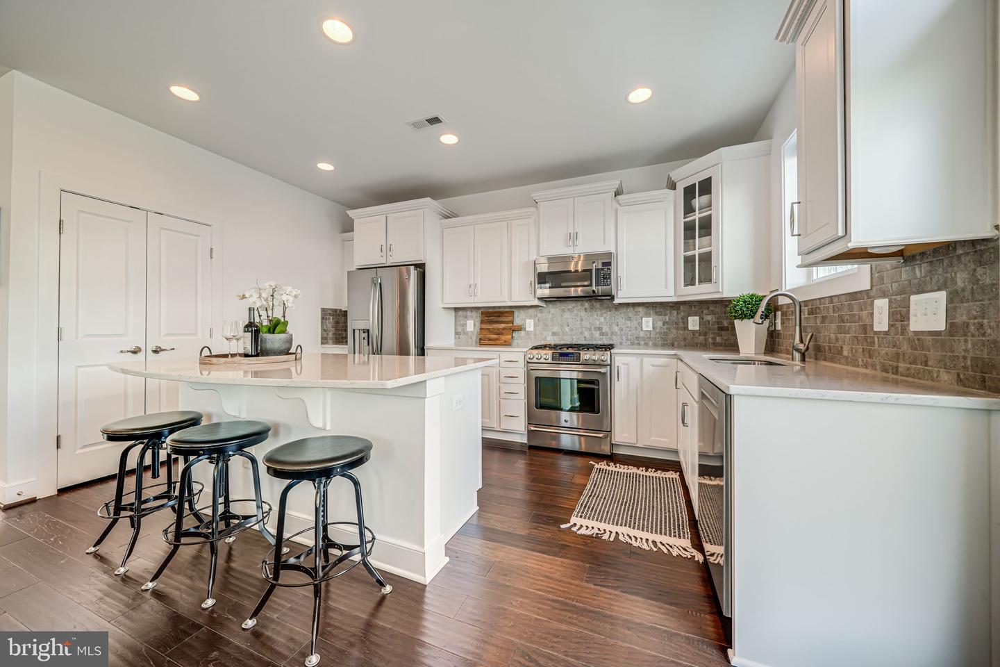 46653 Joubert Ter Property Photo 23