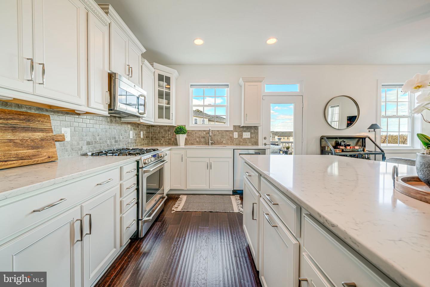 46653 Joubert Ter Property Photo 25