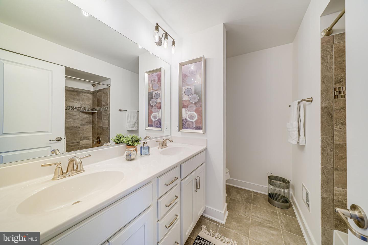 46653 Joubert Ter Property Photo 31