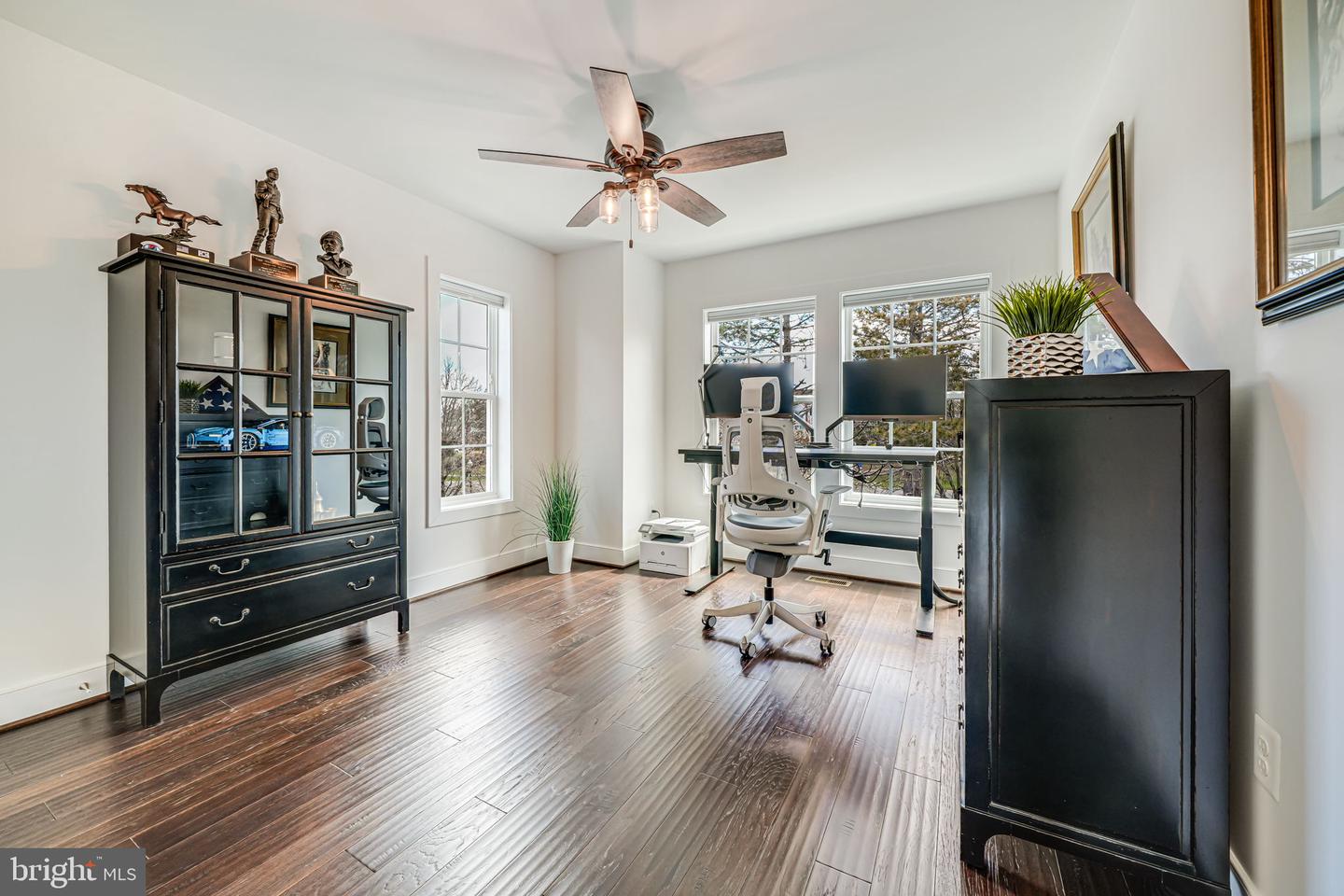 46653 Joubert Ter Property Photo 33
