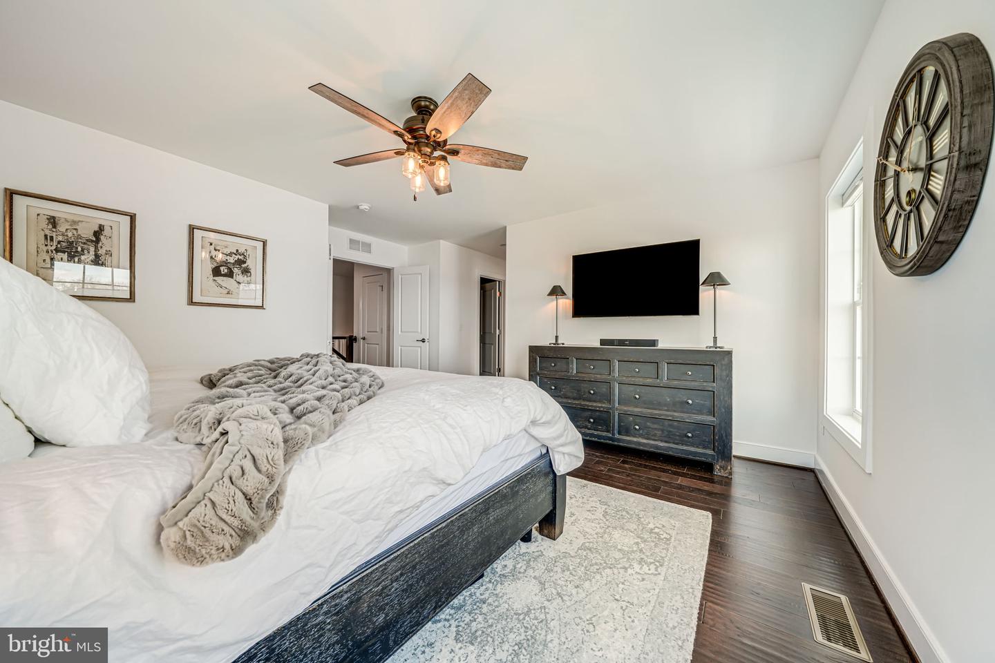 46653 Joubert Ter Property Photo 37