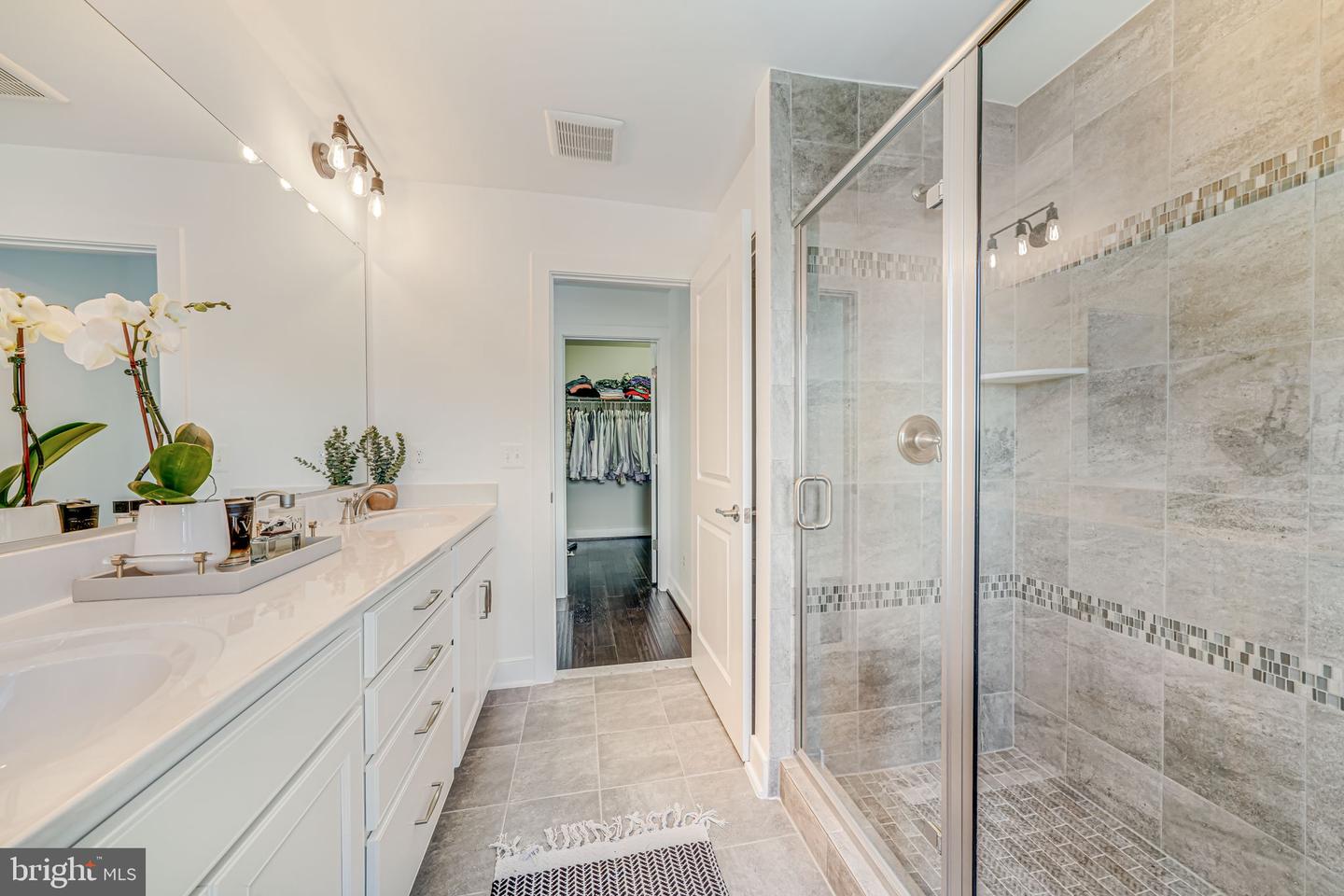 46653 Joubert Ter Property Photo 40