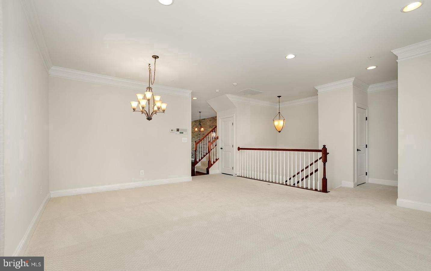 42101 Piebald Sq Property Photo 8