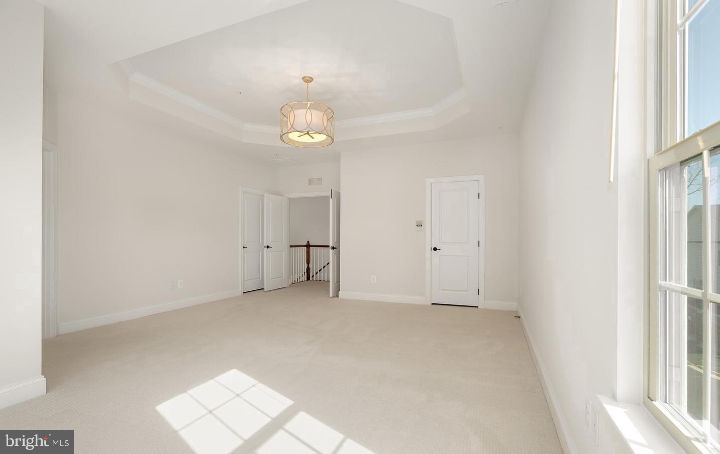 42101 Piebald Sq Property Photo 9