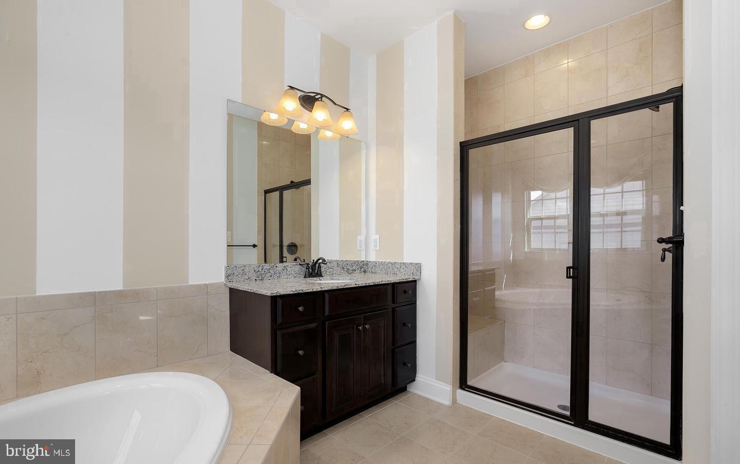 42101 Piebald Sq Property Photo 10