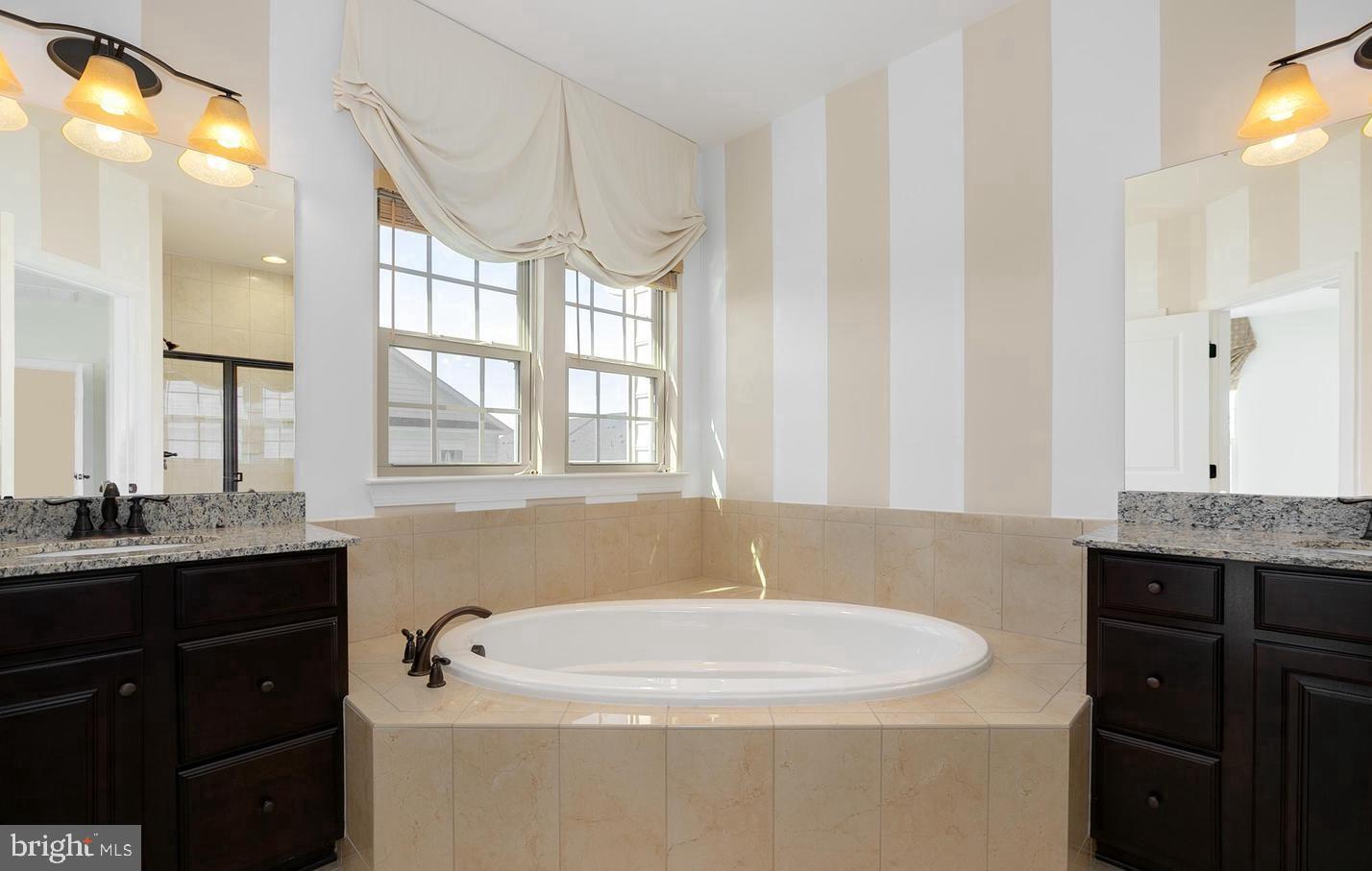 42101 Piebald Sq Property Photo 11