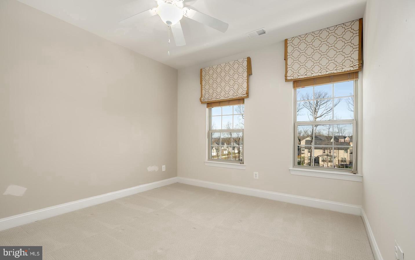 42101 Piebald Sq Property Photo 13
