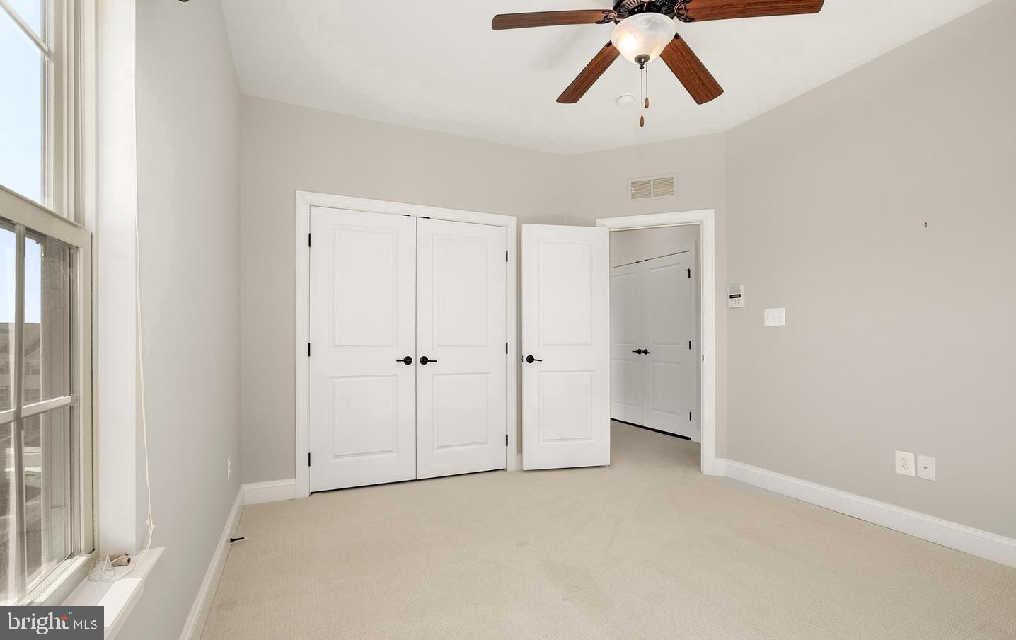 42101 Piebald Sq Property Photo 14