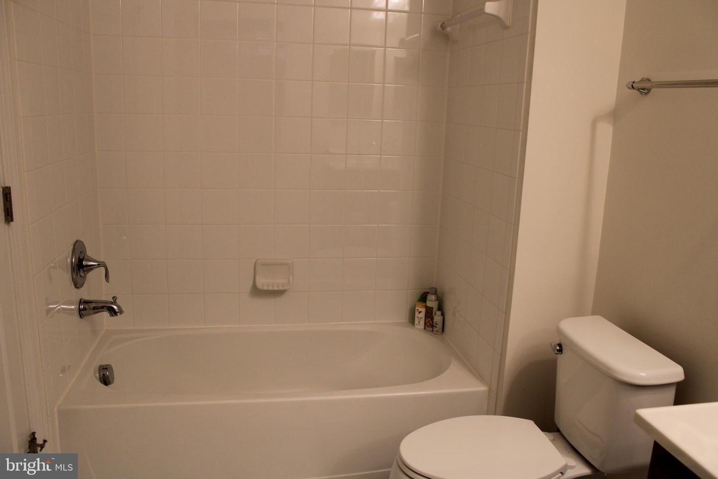 1548 Kinnaird Ter Ne Property Photo 7