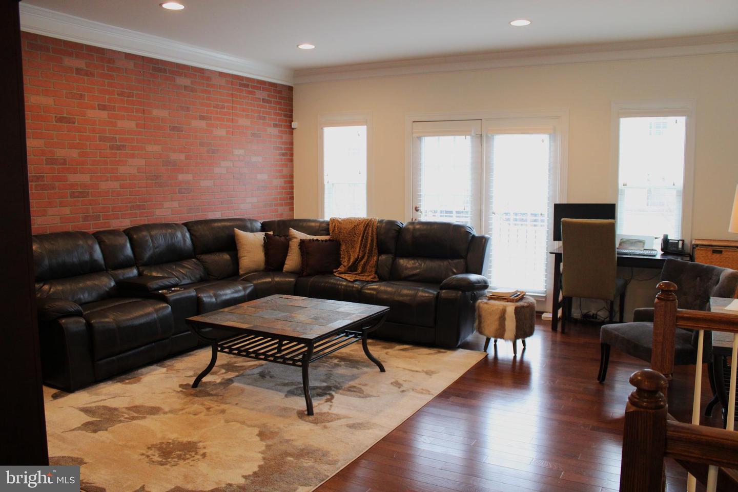 1548 Kinnaird Ter Ne Property Photo 8