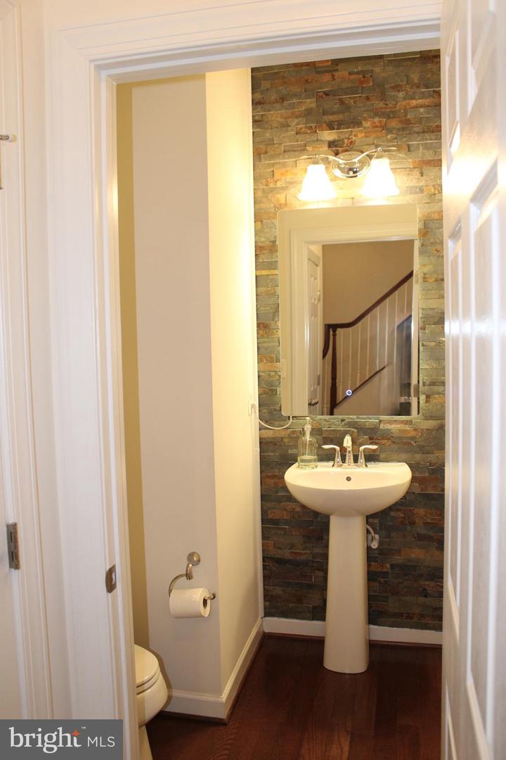 1548 Kinnaird Ter Ne Property Photo 16