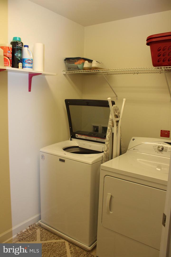 1548 Kinnaird Ter Ne Property Photo 28