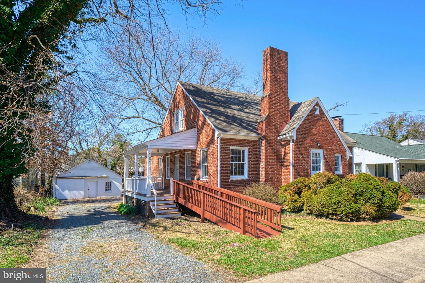 121 N Hatcher Ave Property Photo 3