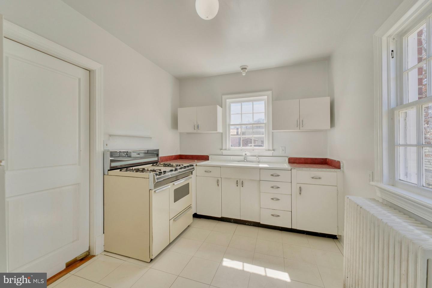 121 N Hatcher Ave Property Photo 12