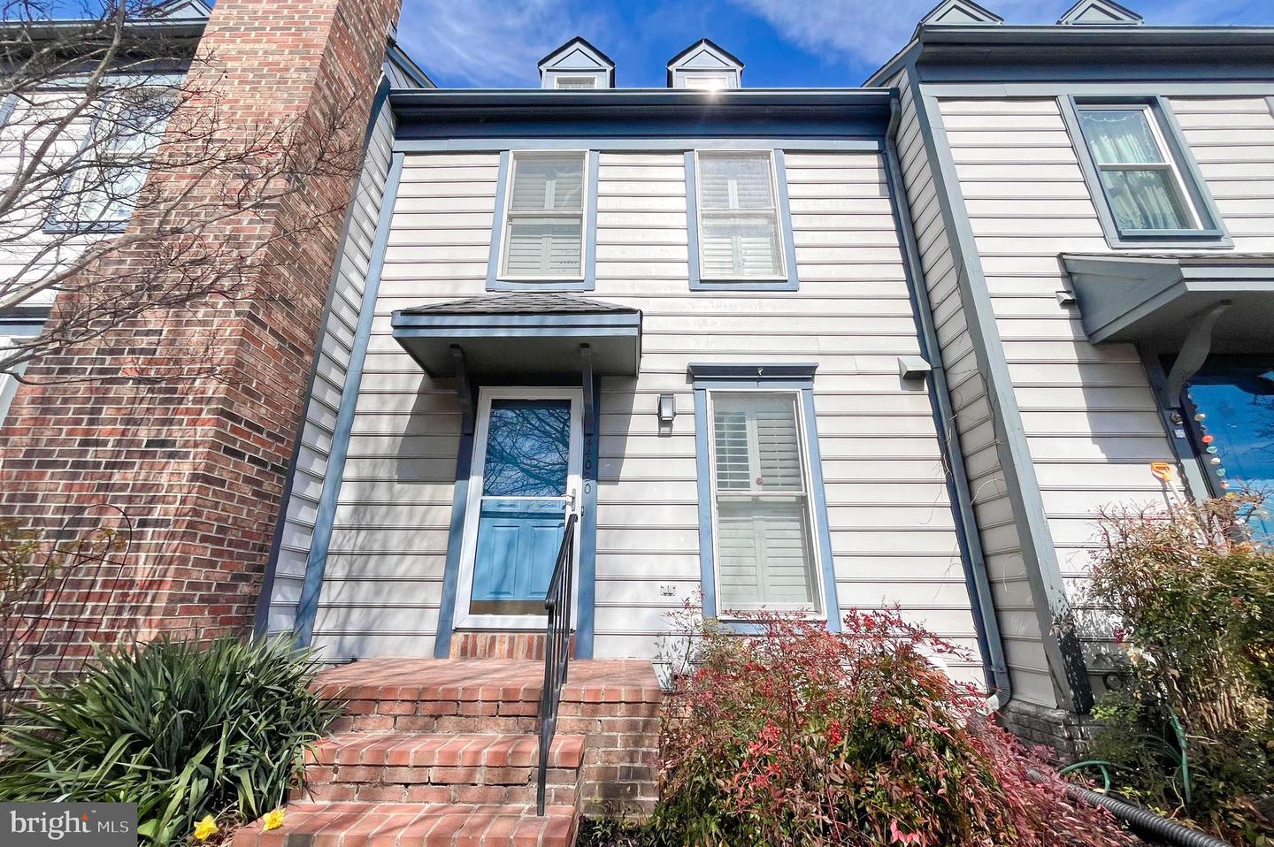 Ashburn Village Real Estate Listings Main Image
