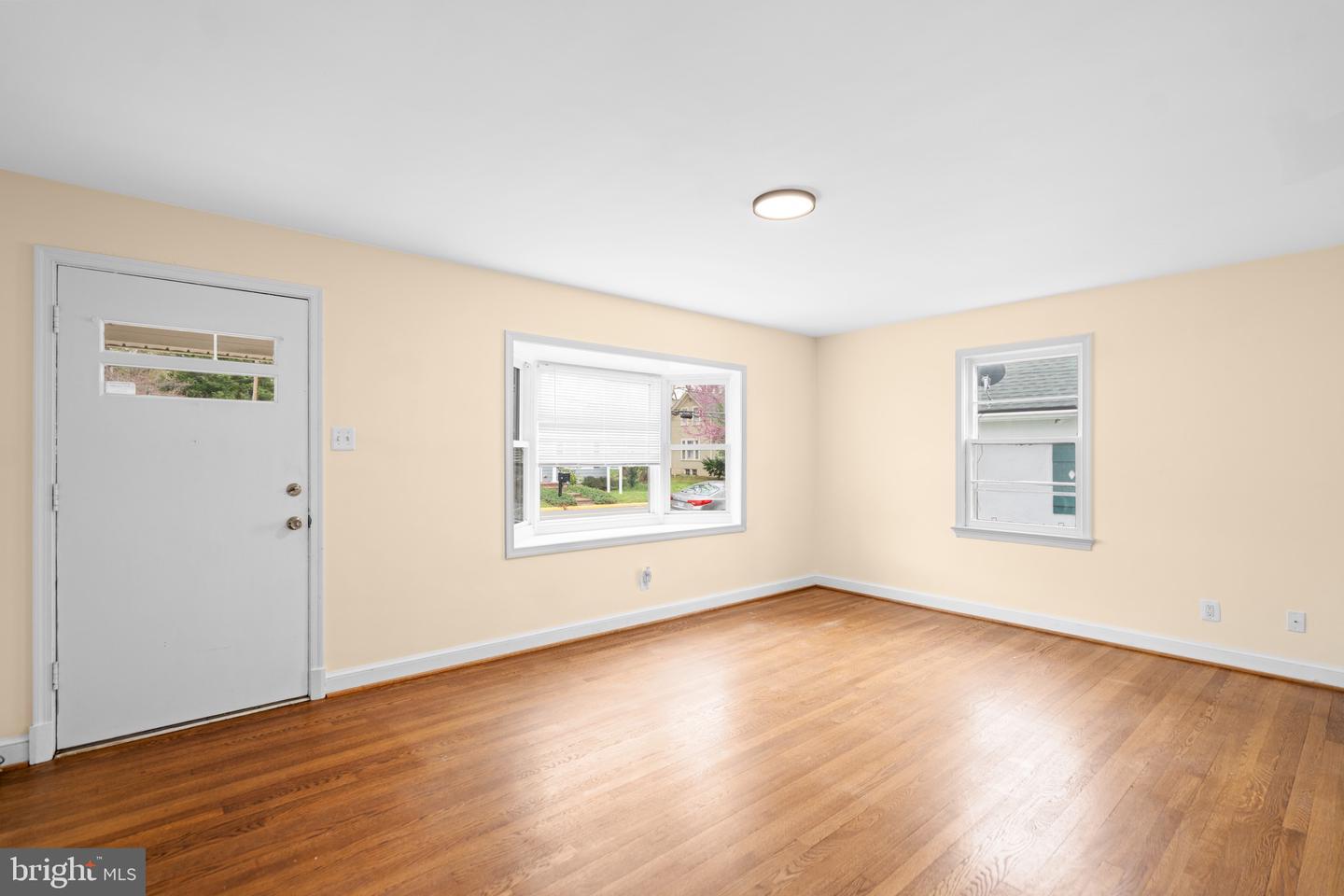 141 N Hatcher Ave Property Photo 4