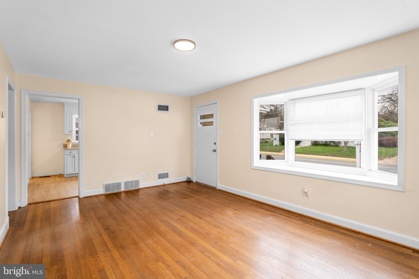 141 N Hatcher Ave Property Photo 6