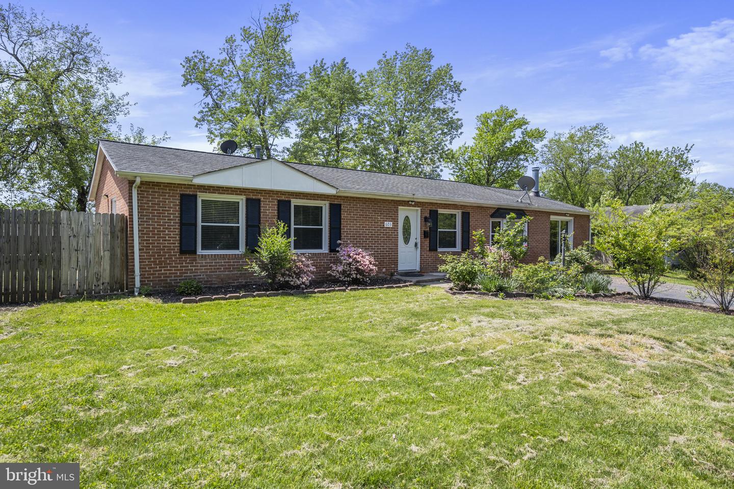 603 W Church Rd Property Photo 1