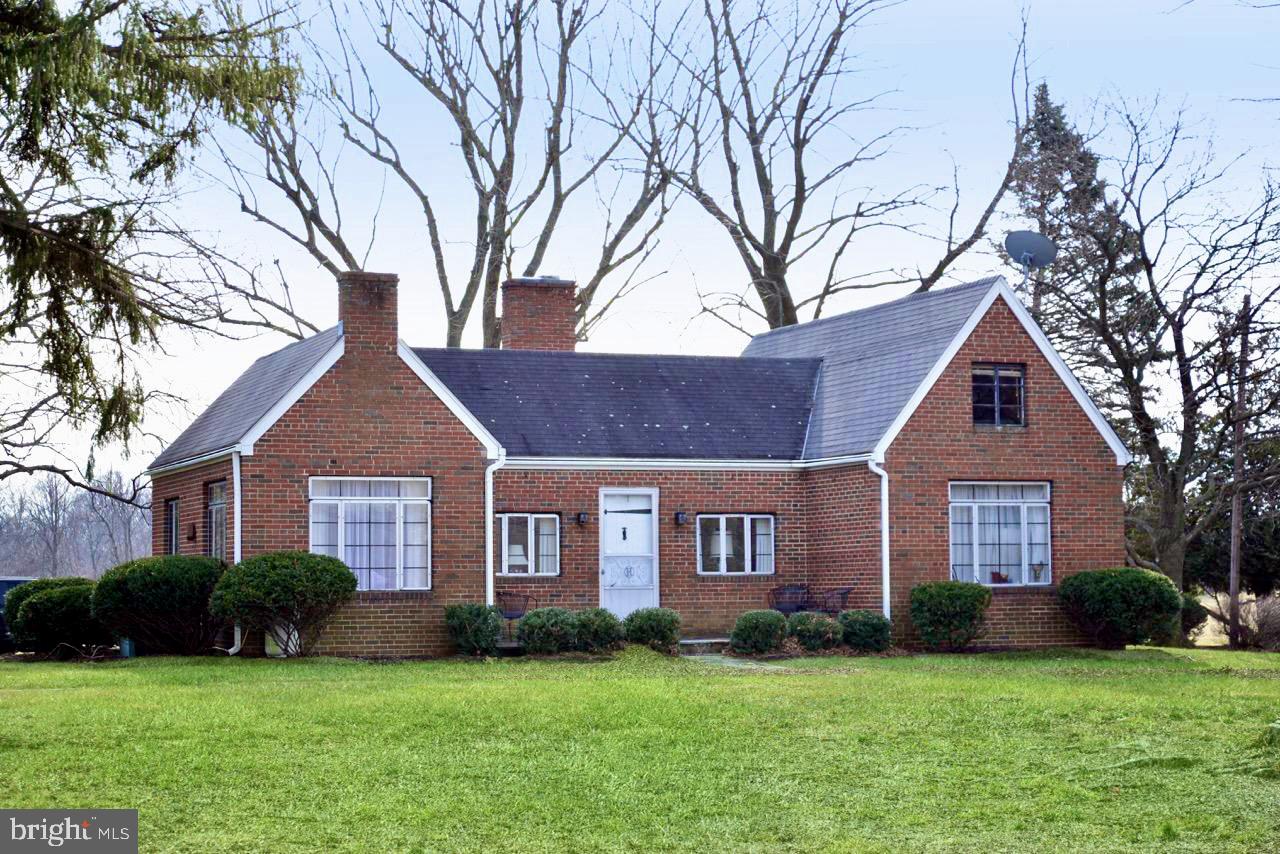36169 Loudoun St Property Photo 4