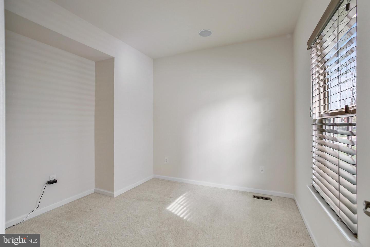41597 Hoffman Dr Property Photo 15
