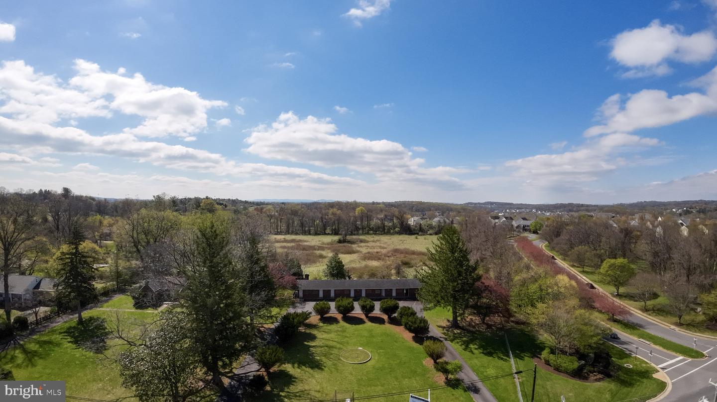 36169 Loudoun St Property Photo 8