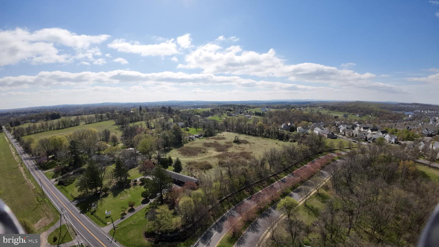 36169 Loudoun St Property Photo 14