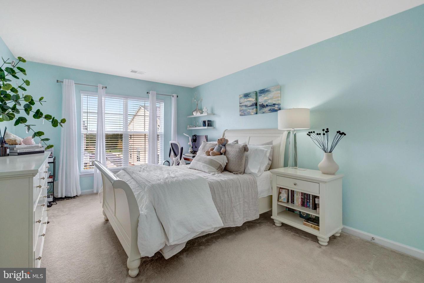 43477 Town Gate Sq Property Photo 16