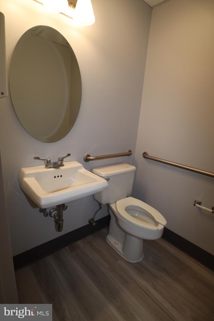 1319 Shepard Dr #100 Property Photo 11